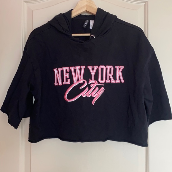 New York City Cropped Hoodie - Picture 2 of 5